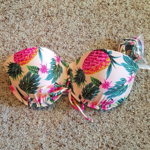 🔴 2 for 1 BOGO, Xhilaration NWT bikini top, detachable straps - Picture 2 of 7